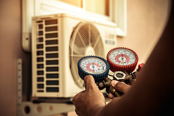 Professional Ductwork Repair technician working in Aripeka, FL
